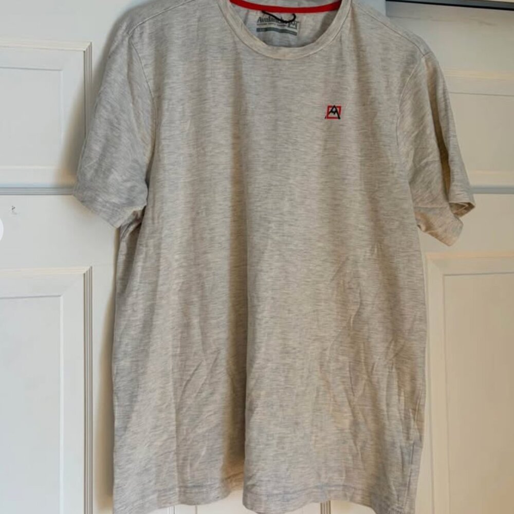 Men’s Avalanche Outdoor Supply t shirt - L